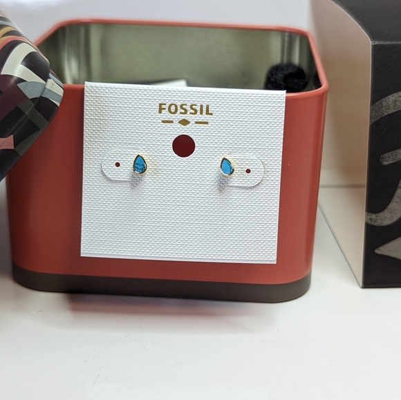 Fossil Tranquil Summer Turquoise Blue Stud Earrings - Picture 2 of 5